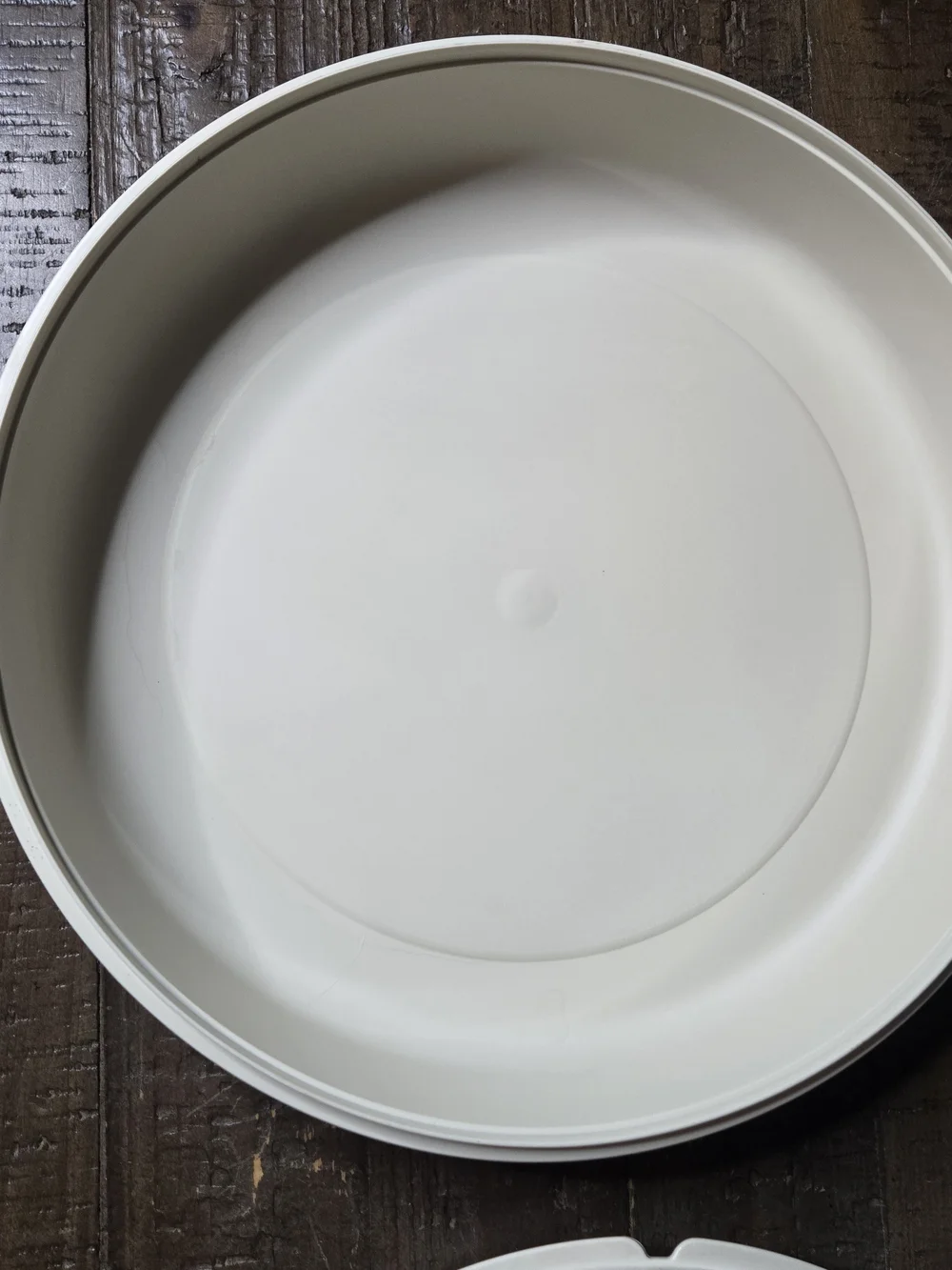 Tupperware Round Divided Tray w/ Lid Snack Veggie Chip & Dip Serving Platter